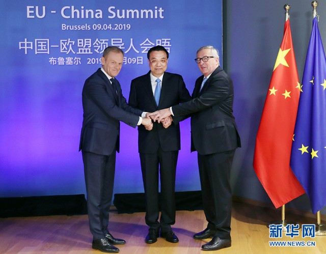ལི་ཁེ་ཆང་གིས་ཀྲུང་གོ་དང་ཡོ་རོབ་གླིང་མནའ་འབྲེལ་གྱི་འགོ་ཁྲིད་པའི་ཐུག་འཕྲད་ཐེངས་ཉེར་གཅིག་པར་འགོ་འཛིན་མཛད།