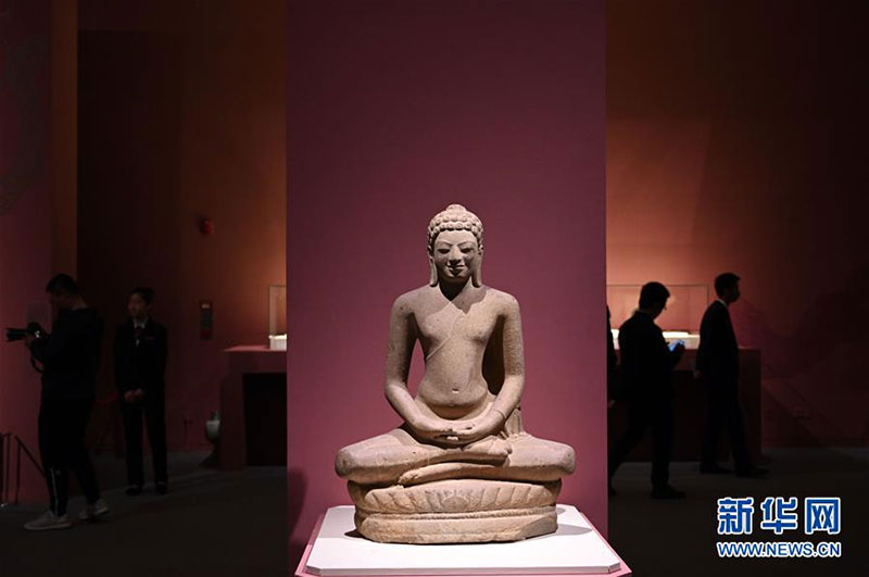 དར་གོས་འགྲུལ་ལམ་རྒྱལ་ཁབ་ཀྱི་རིག་དངོས་རྩེ་གྲའི་འགྲེམས་སྟོན་པེ་ཅིང་དུ་སྤེལ། 