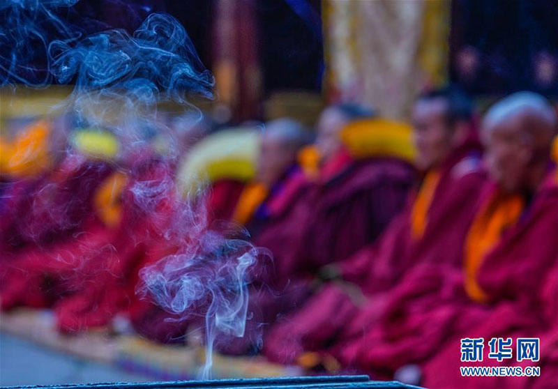 བོད་ཀྱི་དགེ་འདུན་པ་12ལ་དགེ་བཤེས་ལྷ་རམས་པའི་སློབ་གནས་ཐོབ་པ།