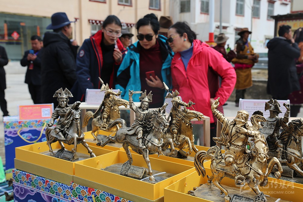 དཀར་མཛེས་ཁུལ་གྱི་ཤིན་ཏུ་དབུལ་བའི་ཡུལ་གྲོང་གཅིག་བསྡུས་ཀྱིས་འགག་སྒྲོལ་དང་ཞིང་སྡེའི་སྡོད་གནས་ཁོར་ཡུག་ལེགས་བཅོས་བྱེད་པའི་ཡུལ་དངོས་སྐུལ་འདེད་ཚོགས་འདུའི་ཟུར་བྲིས།