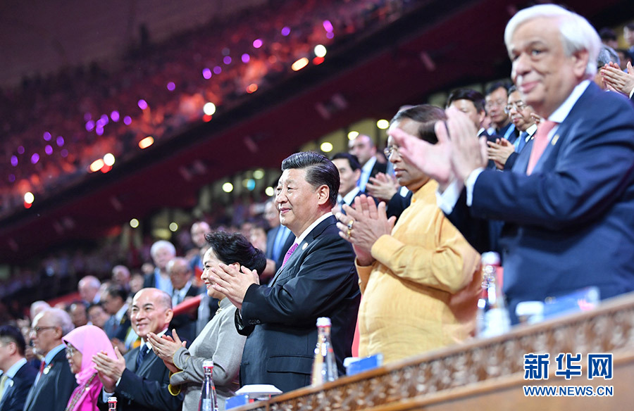 ཞི་ཅིན་ཕིང་དང་ཕིན་ལིས་ཡོན་རྣམ་གཉིས་ཨེ་ཤ་ཡའི་དཔལ་ཡོན་བརྗེ་རེས་གླེང་མོལ་ཚོགས་འདུར་ཞུགས་པའི་ཕྱི་རྒྱལ་གྱི་འགོ་ཁྲིད་དང་ལྷན་དུ་ཨེ་ཤ་ཡའི་རིག་གནས་ཀྲུང་གོའི་ལོའི་བྱ་འགུལ་ལ་ཞུགས།