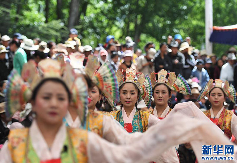 ལྷ་སར་ལྷ་མོའི་འཁྲབ་སྟོན་དུས་ཚིགས་འགོ་ཚུགས་པ།