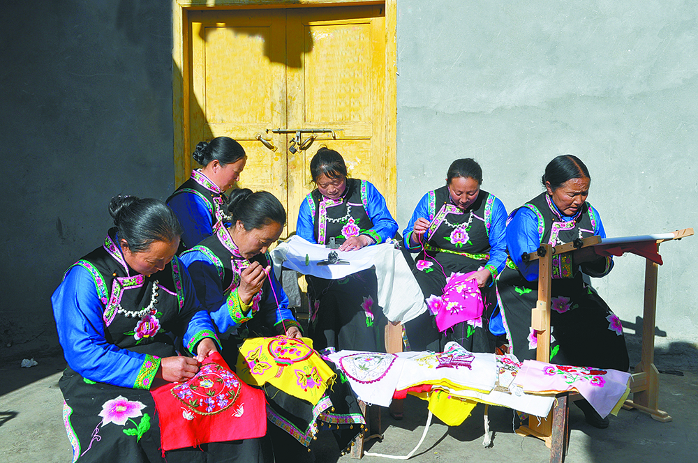 གསར་བརྗེའི་གནའ་གྲོང་ལ་ངོས་ལ་བསྐྱོད་པའི་མཐོང་ཐོས།