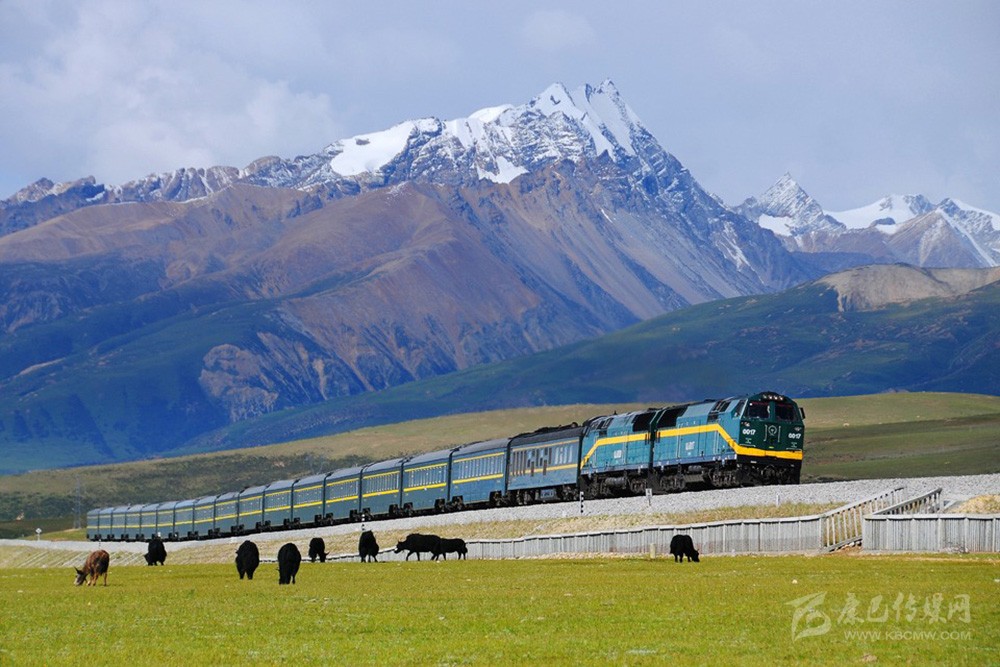 དཀར་མཛེས་ཁུལ་ལ་རི་ཀླུང་ལྕགས་ལམ་འགྲིམ་འགྲུལ་ལས་གཞི་བདུན་བསྐྲུན་རྒྱུ་རེད། 