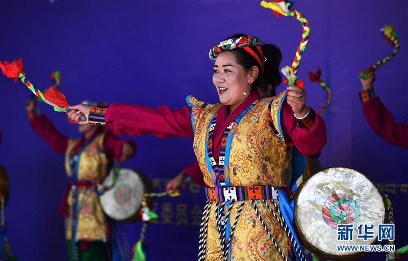 ལྷ་སའི་དངོས་མིན་རིག་གནས་ཤུལ་བཞག་སྡེ་ཁུལ་དུ་བསྐྱོད་པ།