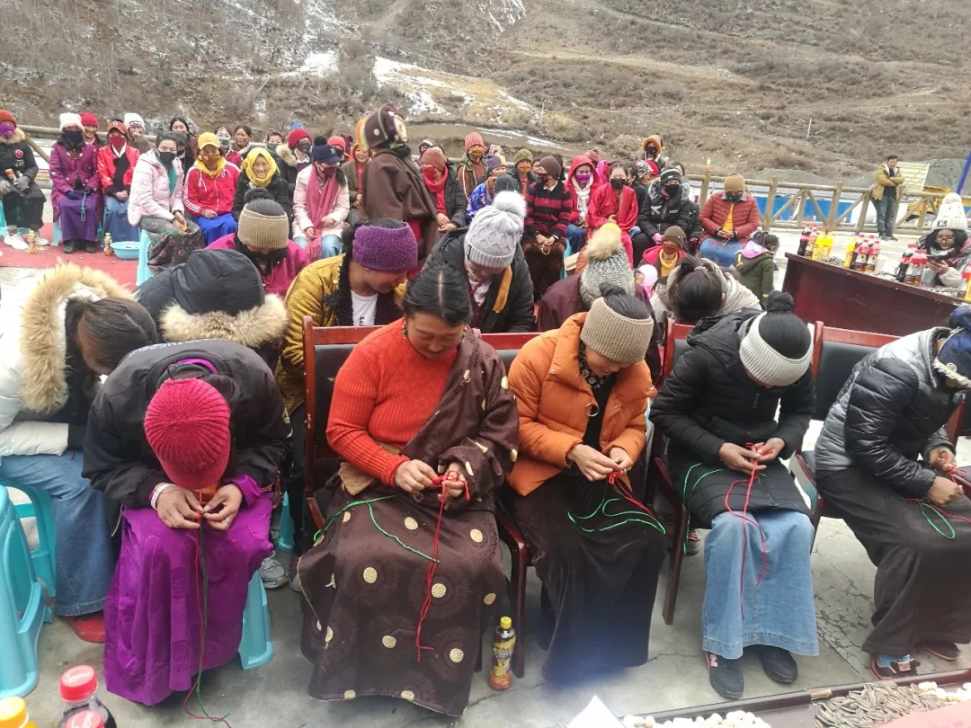 འཛམ་ཐང་རྫོང་ཤུག་ཆ་སྡེ་བས་འཁེལ་འཐག་ལ་བརྟེན་ནས་ཡོང་སྒོ་བཙལ།