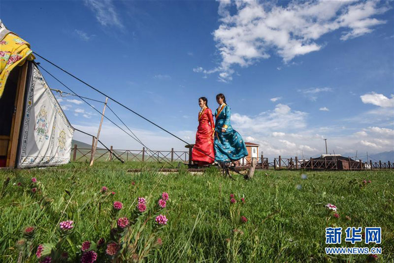 སྐྱེ་ཁམས་རྩྭ་སར་བརྟེན་ནས་འབྲོག་ཁྱིམ་གྱི་ཡོང་སྒོ་ལ་འཕར་སྣོན་བྱུང་།