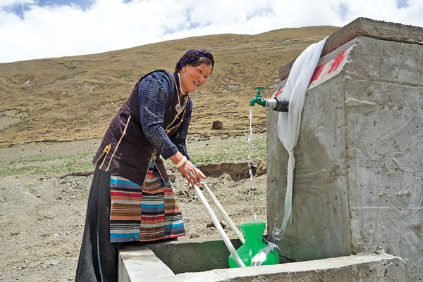 གཞིས་རྩེའི་དབུལ་ཐལ་དྲག་པའི་ས་ཁུལ་དུ་འཐུང་ཆུ་སོགས་ཀྱི་གནད་དོན་སྔོན་ལ་ཐག་གཅོད་བྱས་པ།