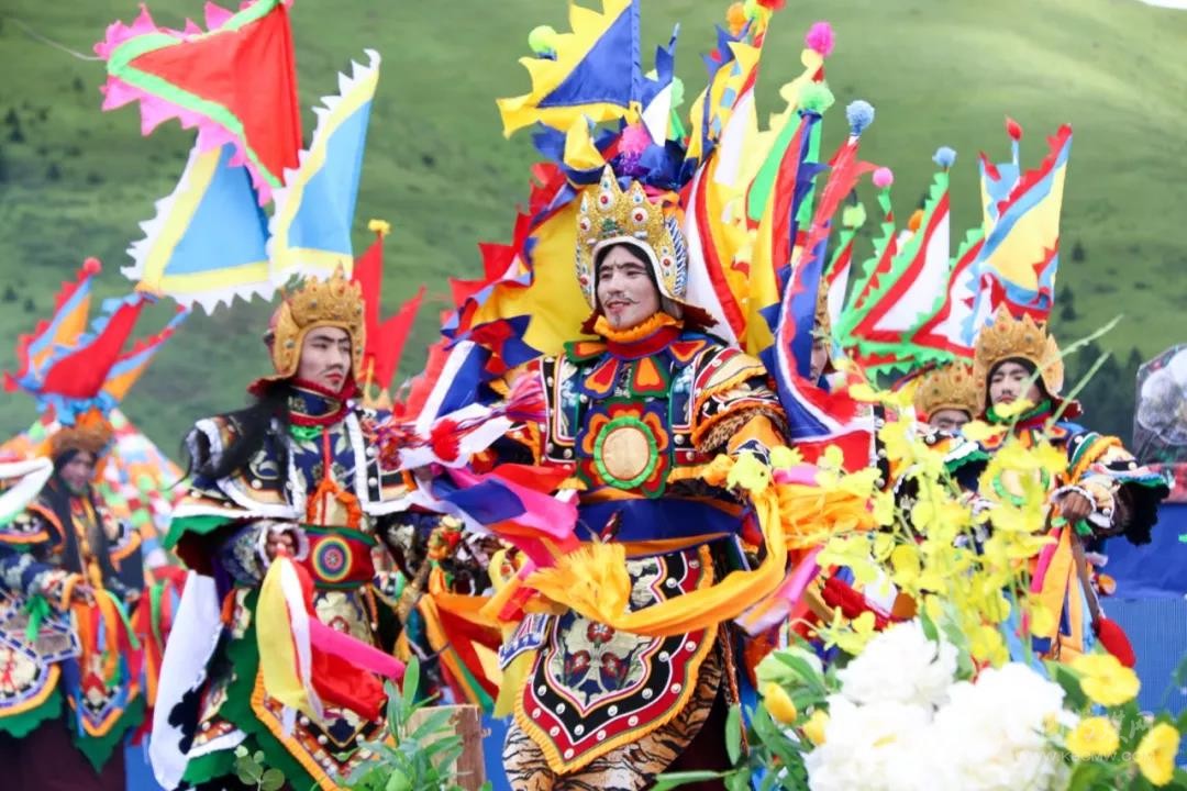 ལུང་བསྟན་རྩྭ་ཐང་དུ་གཟུགས་མེད་རིག་གནས་ཀྱི་དྲི་བསུང་འཐུལ།