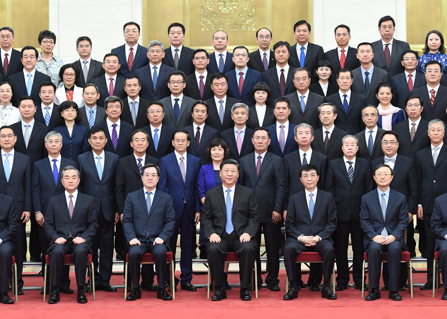 ཞི་ཅིན་ཕིང་གིས་རང་རྒྱལ་དུ་ཡོང་ནས་ཉིས་སྟོང་བཅུ་དགུ་ལོའི་ཕྱི་སྡོད་གཞུང་ཚབ་ཆེན་མོའི་བྱ་བའི་གྲོས་ཚོགས་ལ་ཞུགས་པའི་གཞུང་ཚབ་ཆེན་མོ་ཡོངས་ལ་མཇལ་འཕྲད་གནང་།