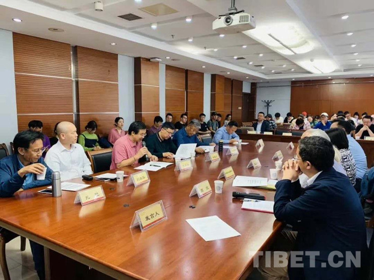 བོད་ཡིག་གིས་རྒྱ་ཡིག་ལ་སྒྲ་གདངས་སྦྱར་བ་ནི་རྒྱའི་སྐད་ཡིག་གི་རྣམ་པ་གཞན་ཞིག་རེད།