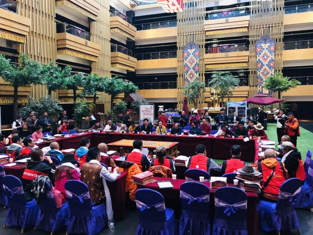 གེ་སར་ཆེད་མཁས་པ་ཚོས་ཡུལ་ཤུལ་ཁུལ་དུ་བཞུགས་མོལ་ཚོགས་འདུ་འཚོགས།