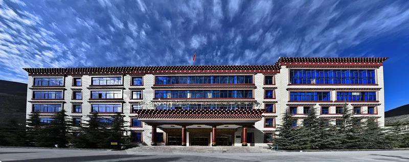 སྦྲ་གུར་སློབ་གྲྭའི་དེ་རིང་།