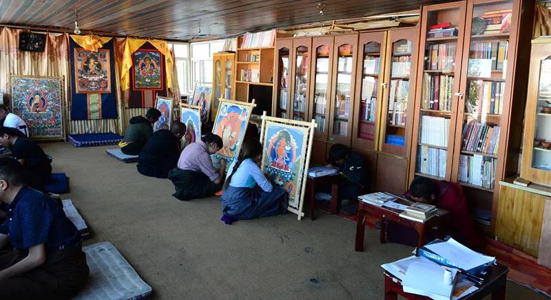 རག་ཚ་ཐུབ་ཀོ་དང་གཡུ་འབྲུག་མཛེས་རྩལ་སློབ་གྲྭ།