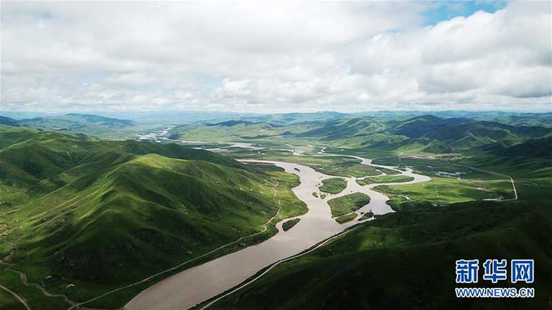 ཚོན་མདངས་སྣ་ལྔའི་ཀན་ལྷོས་ཀན་སུའུ་བརྒྱན་པ།
