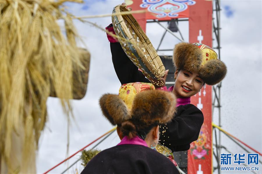 བོད་ལྗོངས་ཀྱིས་ལོ་ལེགས་དུས་ཆེན་ལ་རྟེན་འབྲེལ་ཞུས།