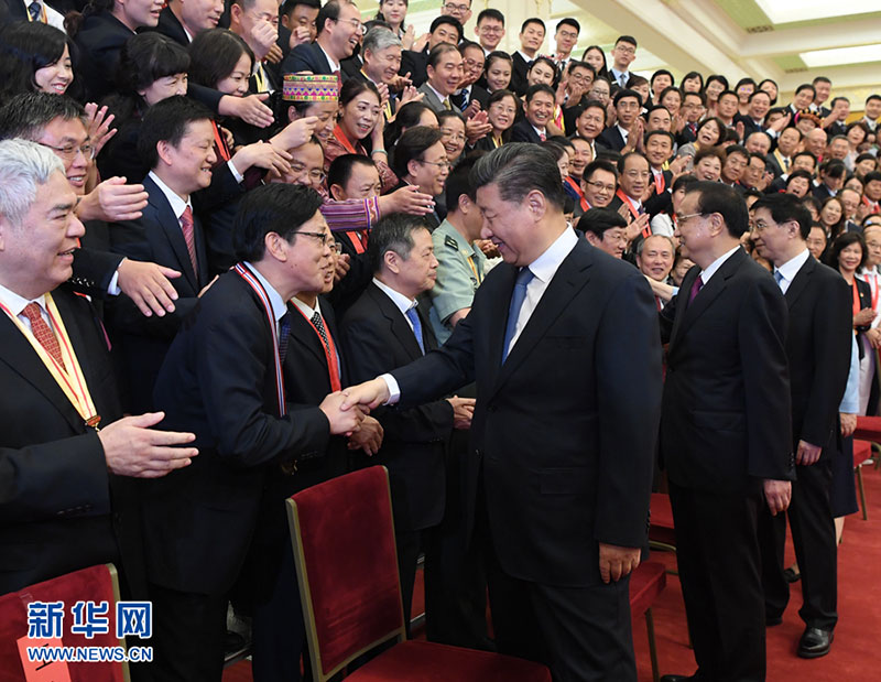 ཞི་ཅིན་ཕིང་གིས་རྒྱལ་ཡོངས་སློབ་གསོའི་སྔོན་ཐོན་འཐུས་མི་ཚོར་མཇལ་འཕྲད་གནང་།