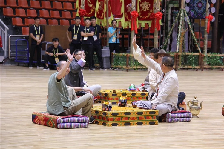 བོད་ཀྱི་མིག་མངས་རོལ་རྩེད་རྒྱལ་ཡོངས་གར་སྟེགས་ཐོག་སླེབས་པ།