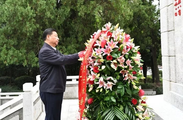 ཞི་ཅིན་ཕིང་གིས་ཧོ་ནན་དུ་བརྟག་ཞིབ་གནང་བ་དང་། གསར་བརྗེའི་རི་བོ་ཏ་པེ་ཧྲན་དུ་ཕེབས་པ།