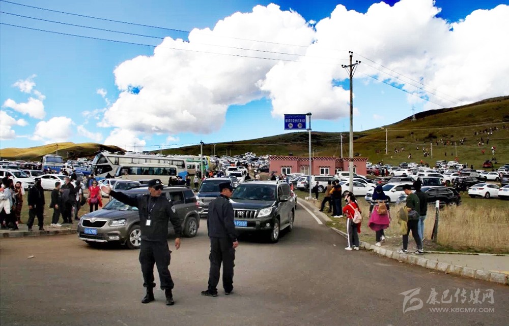 རྒྱལ་སྟོན་དུས་ཆེན་གྱི་གུང་གསེང་སྐབས་ལ་གསེར་ཐར་ཡུལ་སྐོར་ལས་རིགས་ཀྱི་འཕེལ་ཁ་ཚ།
