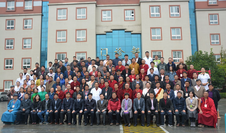 སྐབས་བཅུ་པའི་རྒྱལ་ཡོངས་བོད་ལུགས་གསོ་རིག་མཐོ་རིམ་ཟབ་སྦྱོང་འཛིན་གྲྭ་པེ་ཅིང་དུ་འཚོགས།