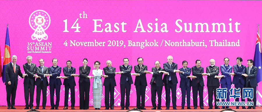 ལི་ཁེ་ཆང་ཨེ་ཤ་ཡ་ཤར་མའི་མཐོ་རིམ་གྲོས་ཚོགས་སྐབས་བཅུ་བཞི་བར་ཞུགས།