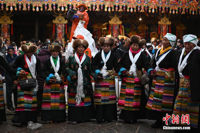 དཔལ་ལྷའི་དུས་ཆེན་བསུས་པ།