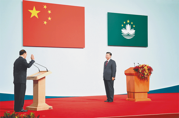 ཨའོ་མོན་མེས་རྒྱལ་གྱི་པང་དུ་ལོག་ནས་ལོ་ངོ་20འཁོར་བར་རྟེན་འབྲེལ་ཞུ་བའི་ཚོགས་ཆེན་དང་ཨའོ་མོན་དམིགས་བསལ་སྲིད་འཛིན་ཁུལ་གྱི་སྐབས་ལྔ་པའི་སྲིད་གཞུང་གི་འགན་བཞེས་མཛད་སྒོ་གཟབ་རྒྱས་ངང་འཚོགས་པ་དང་། ཞི་ཅིན་ཕིང་ཚོགས་འདུར་ཕེབས་ནས་གཏམ་བཤད་གལ་ཆེན་གནང་བ།