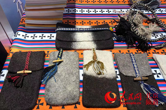 ནང་ཆེན་གྱི་ཞིང་ལས་ཐོན་རྫས་པེ་ཅིང་དུ་འགྲེམས་ཚོང་བྱས་པ།
