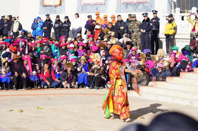 དགའ་ལྡན་སྲོང་བཙན་གླིང་དགོན་པའི་སྲོལ་རྒྱུན་དགུ་གཏོ་དུས་ཆེན།