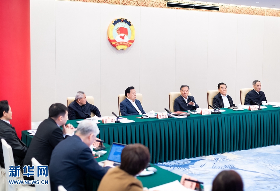 རྒྱལ་ཡོངས་སྲིད་གྲོས་ཀྱིས་པེ་ཅིན་ནས་དྲ་རྒྱའི་སྲིད་གླེང་རྒྱང་བསྟེན་གྲོས་མོལ་ཚོགས་འདུ་བསྡུས།