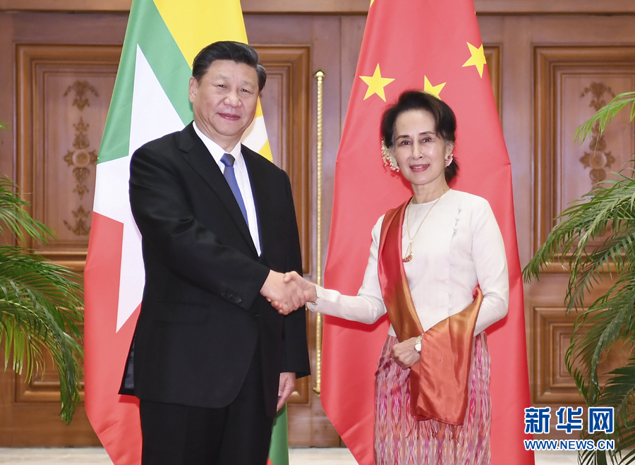 ཞི་ཅིན་ཕིང་གིས་འབར་མའི་རྒྱལ་དོན་སྲིད་སྐྱོང་ལས་རོགས་ཨང་ཧྲན་སུའུ་ཅི་དང་མཇལ་མོལ་གནང་བ།