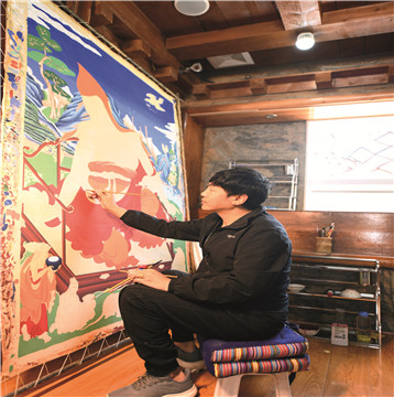 ས་མཐོའི་གང་སར་རྣམ་པ་གསར་པ་བཀྲ།