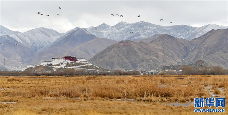 དཔྱིད་འགོའི་ལྷ་ཀླུ་བརླན་སའི་མཛེས་ལྗོངས།