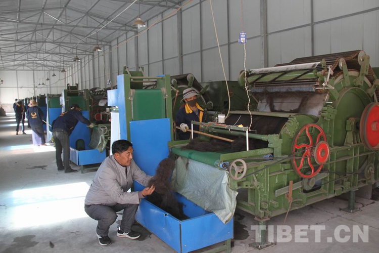 ལི་ཐང་རྫོང་གིས་ཀྲུང་གོའི་ནོར་ནག་ཁུ་ལུ་ཡི་མ་བཅོས་རྒྱུ་ཆའི་ཐོན་སྐྱེད་རྟེན་གཞི་དེ་རྒྱལ་ཁབ་ཀྱི་རྩེར་སོན་ཁོངས་མིང་གི་གྲས་སུ་ཐོ་འགོད་བྱས།