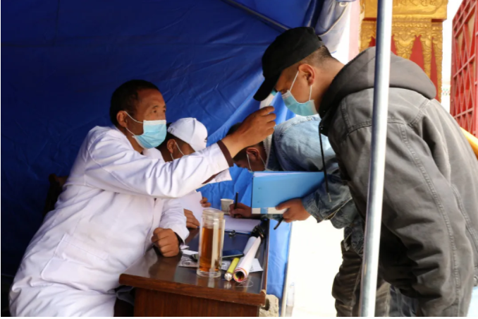 སྒོ་སྲུང་སྨན་པ་བློ་བཟང་བརྩོན་འགྲུས། 