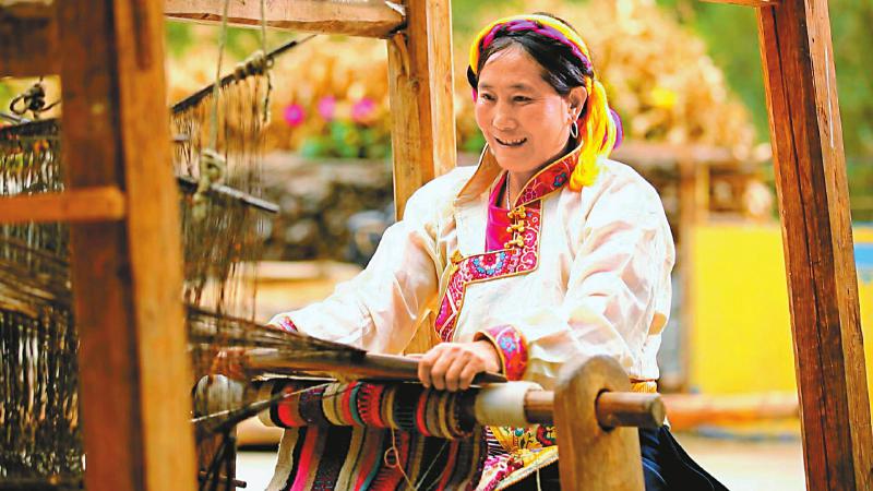 བརྒྱད་ཟིལ་རྫོང་ལ་བསྟུད་མར་ལོ་གསུམ་རིང་ཞིང་ཆེན་རིམ་པའི་བཅོས་སྒྱུར་དཔེ་སྟོན་དང་ཞིང་པའི་འབབ་འཕར་བྱ་དགའ་ཐོབ་པ།