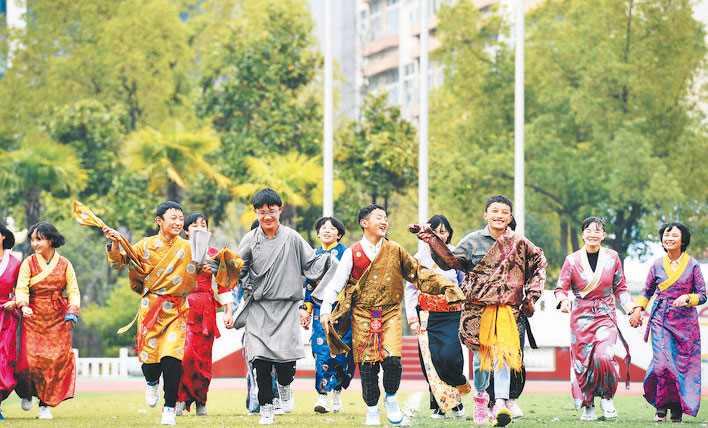 རིམས་ནད་ཐོན་རིང་ཧོ་ཧྥེ་སློབ་འབྲིང་སོ་ལྔའི་བོད་ལྗོངས་འཛིན་གྲྭའི་དགེ་སློབ་དབར་གྱི་བརྩེ་སེམས།