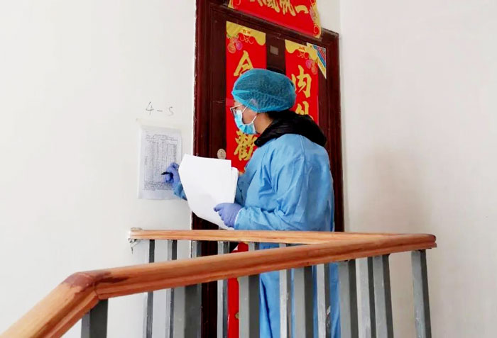 རིམས་འགོག་འཐབ་ས་དང་པོའི་སྨན་པ་ཚེ་རིང་པད་སྒྲོན།