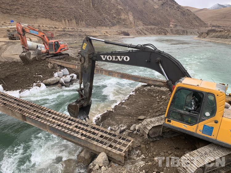 དཀར་མཛེས་རྫོང་གིས་གོ་རིམ་ལྡན་པའི་ངང་རྣམ་གྲངས་གལ་ཆེན་ལས་འགོ་ཚུགས་པར་སྐུལ་འདེད་བཏང་བ།