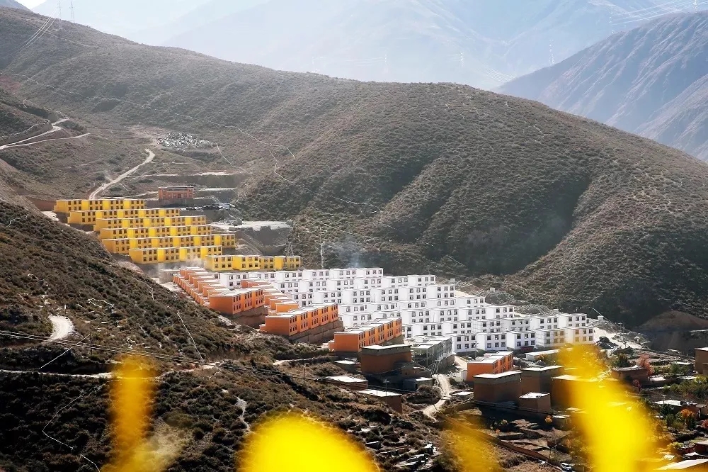 འབའ་ཐང་རྫོང་རྡོ་གཞུང་ཤང་གི་འགྱུར་ལྡོག