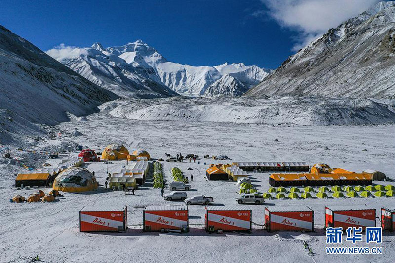 ཇོ་མོ་གླང་མའི་སྒར་ས་ཆེ་མོར་བསྐྱོད་པ།