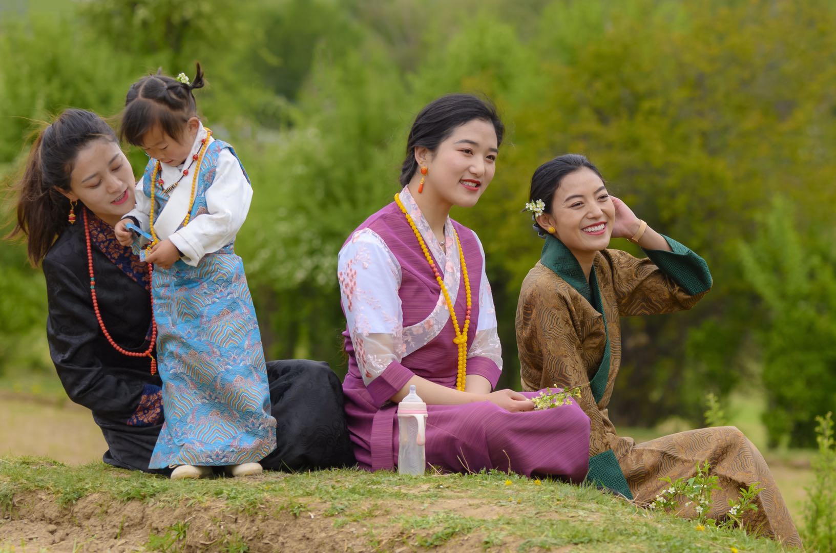 བྲག་འགོ་རྫོང་གི་དབུལ་སེལ་གྲོང་སྡེའི་མཛེས་སྡུག་འཚོལ་བསྡུ་རུ་བསྐྱོད་པའི་ཟིན་ཐོ།