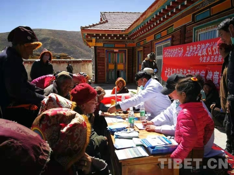 དཀར་མཛེས་རྫོང་གིས་བདེ་ཐང་དབུལ་སྐྱོར་གྱི་བྱེད་ཐབས་རབ་དང་རིམ་པ་སྤྱད་པ།