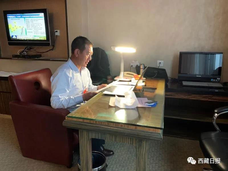 སྨན་གྲོང་ནོར་བུ་སྲི་ཐར་གྱིས་སྲོལ་རྒྱུན་རིག་གནས་ཀྱིས་དབུལ་སྒྲོལ་འགག་སྒྲོལ་ལ་རོགས་རམ་བྱེད་དགོས།