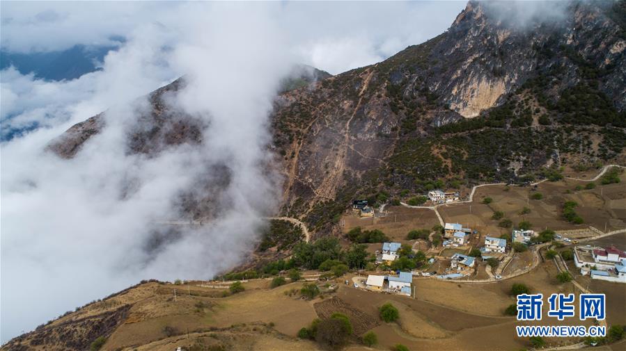 བདེ་ཆེན་ཁུལ་གྱི་“ཐོན་ལས་གསར་པ།”