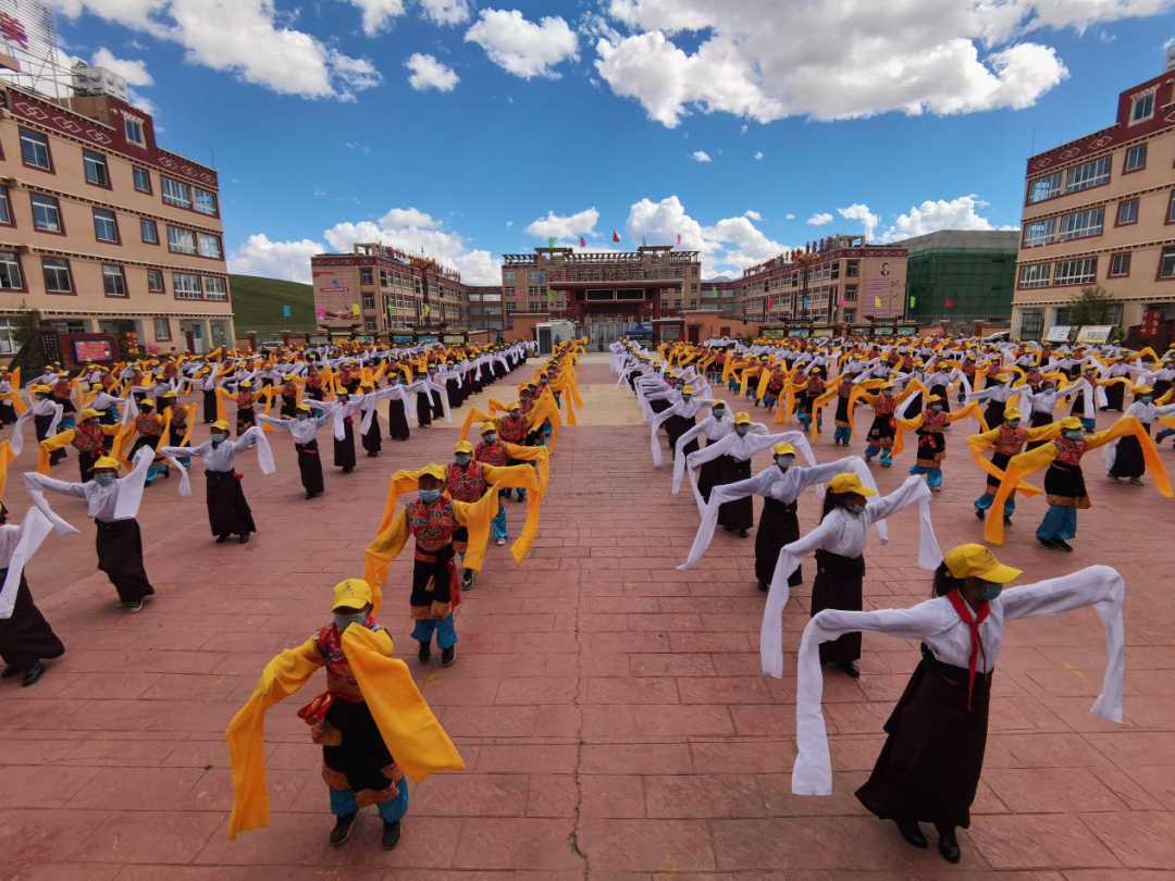 མཐོ་སྒང་གི་གླུ་སྐད། 