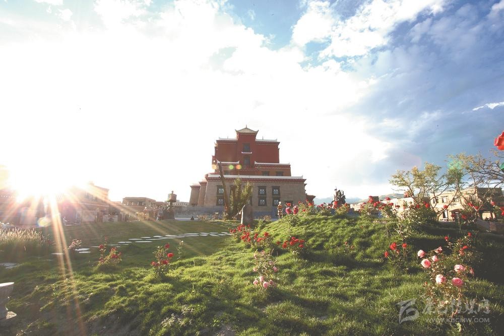 སྲོལ་རྒྱུན་ཐོན་ལས་ལ་བརྟེན་ནས་ཕྱུག་འགྱུར་ལམ་དུ་བསྐྱོད།