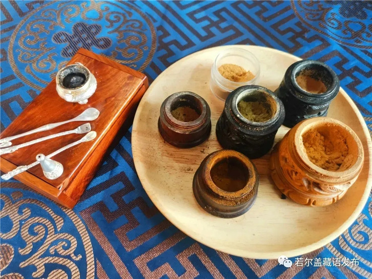 མཛོད་དགེ་ནས་བོད་སྤོས་ཀྱི་རིག་གནས་རྒྱུད་འཛིན་དང་དར་སྤེལ་གནང་།
