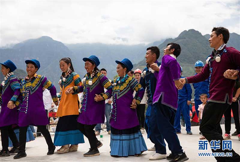 རང་རྒྱལ་གྱི་ཨར་འདམ་ལམ་ཤར་གཏོང་ཐུབ་པའི་ཆ་རྐྱེན་འཛོམས་པའི་སྒྲིག་ཁོངས་གྲོང་ཚོ་སྟེ་ཨ་པུའུ་ལུའོ་ཧ་གྲོང་ཚོར་རླངས་འཁོར་ཤར་གཏོང་ཐུབ་པ།